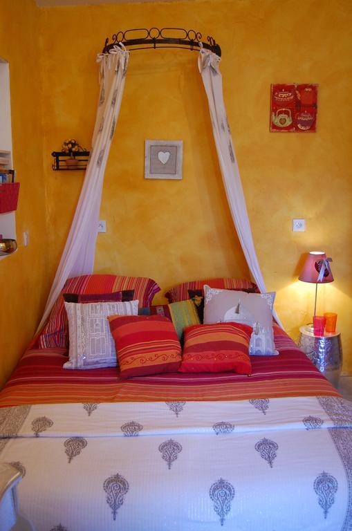Maison D'Hotes Le Mas De Lila Vers Pont du Gard Room photo